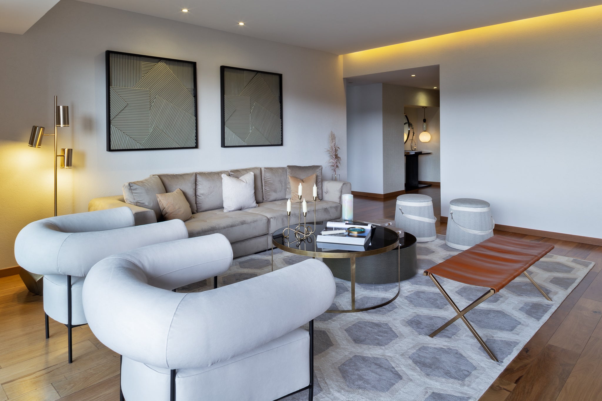 Curaduría Bonastoria By Margaret Bissu